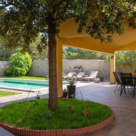 Villa Private My Way With Heated Pool Near